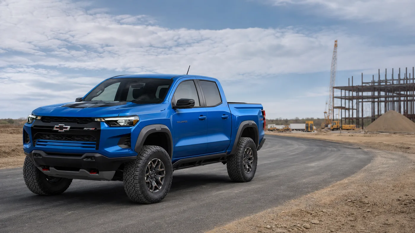 2026 Chevrolet Colorado midsize pickup front three-quarter view - Chevrolet Colorado
