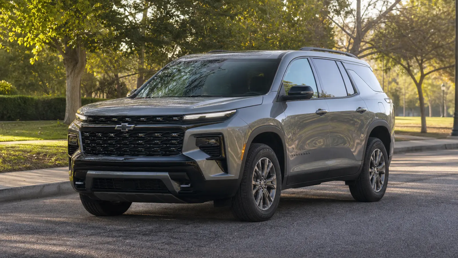 2026 Chevrolet Traverse LT three-row SUV front three-quarter view - Chevrolet Traverse