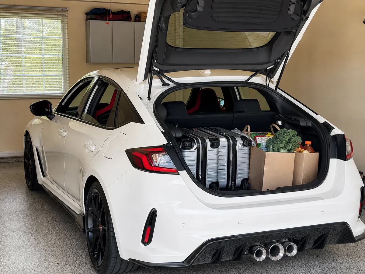 2026 Honda Civic Type R cabin and hatch arranged for four occupants and weekly cargo - Honda Civic Type R