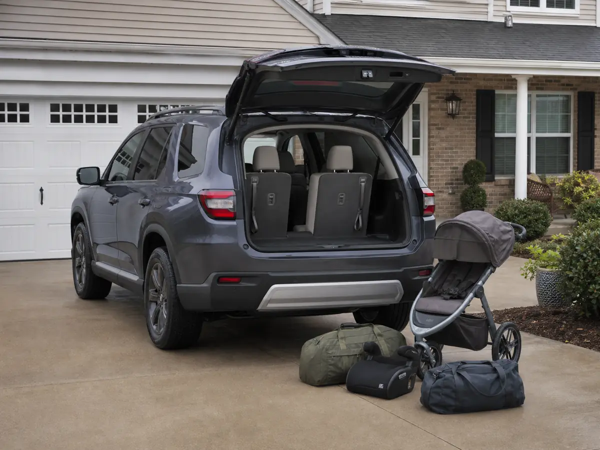 Honda Pilot eight-seat layout and cargo test with family equipment - Honda Pilot