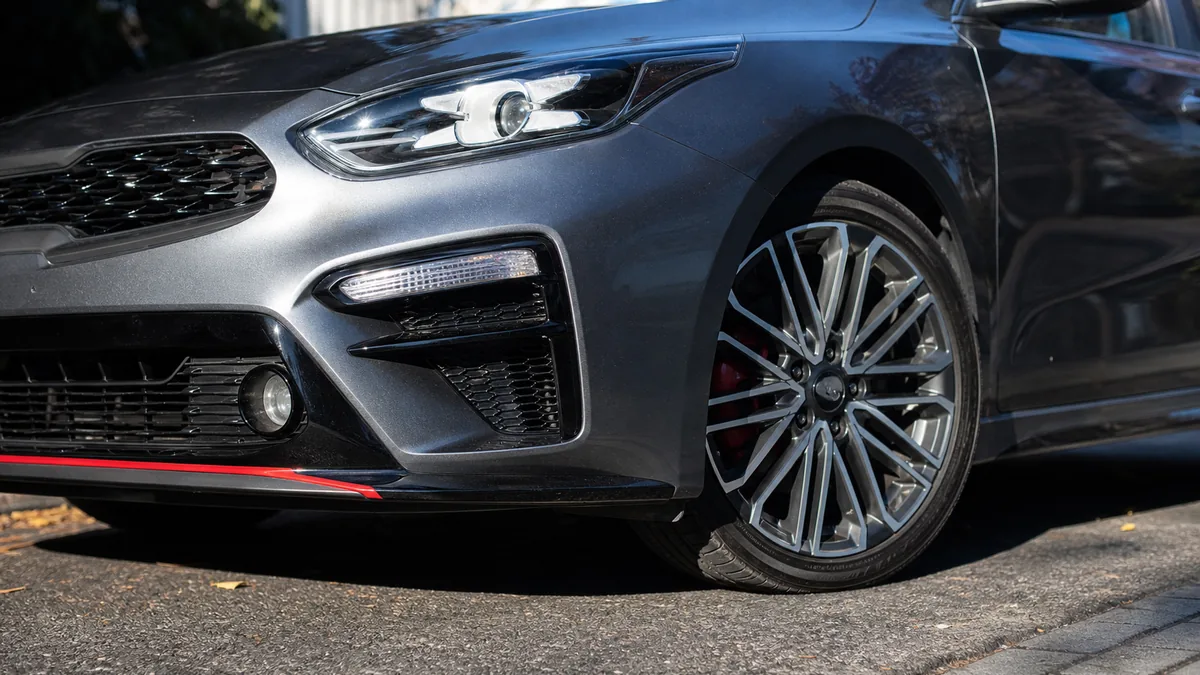 Kia Forte gt vs commuter