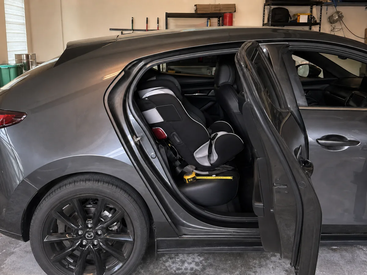 Mazda3 driver seat, rear seat, and hatchback cargo check - Mazda3