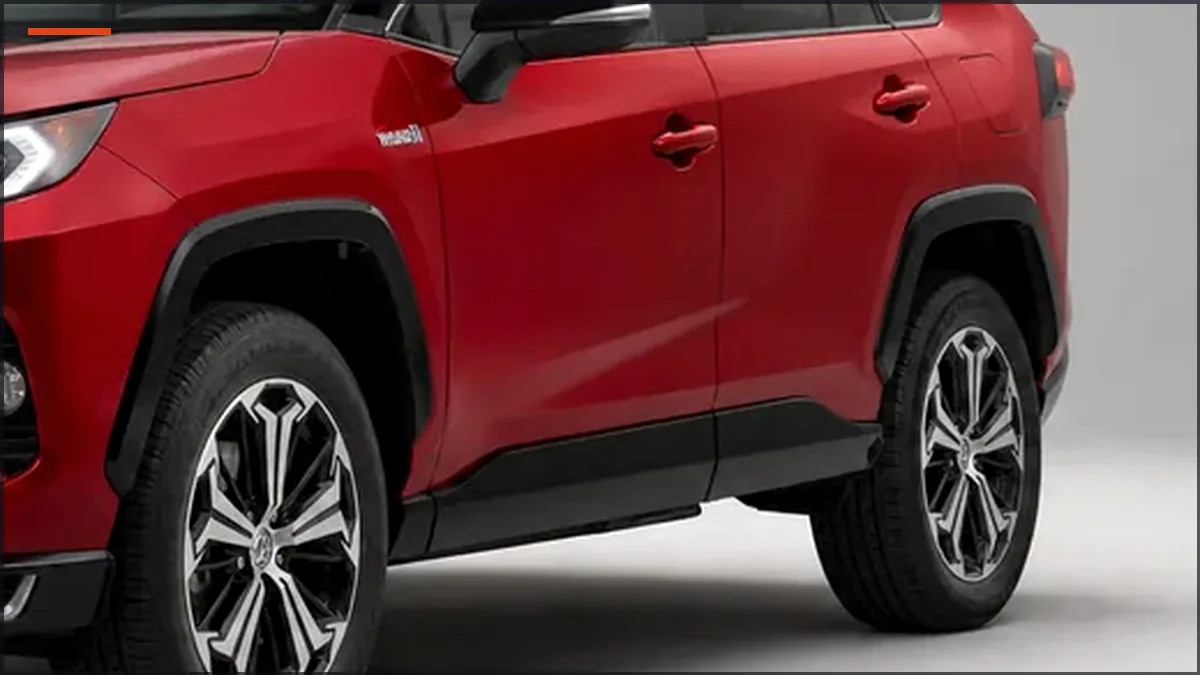 Toyota RAV4 Hybrid wheel and lower body detail